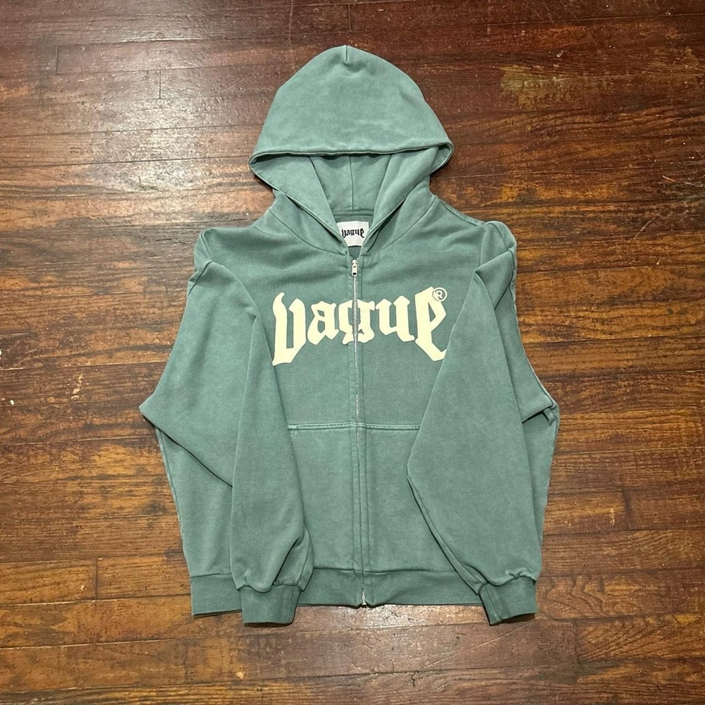 VAGUE Essentials Zip-Up Army Green